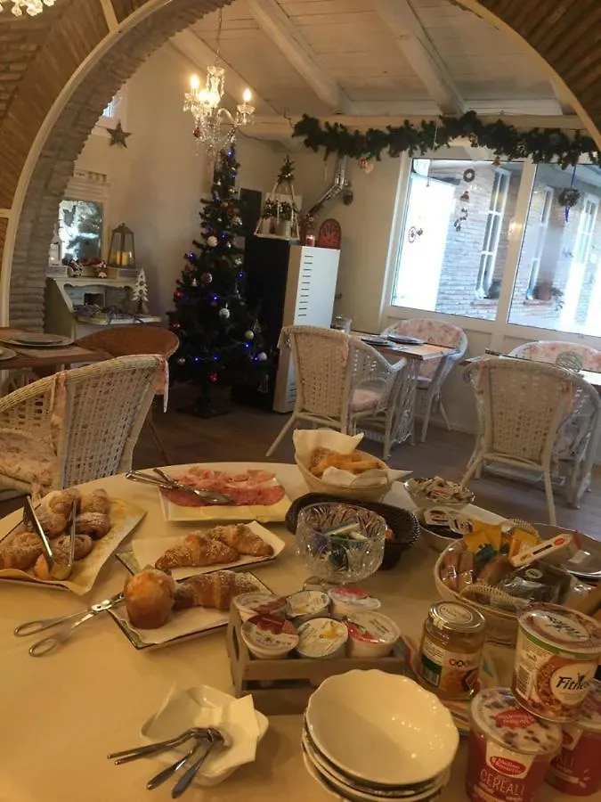 L'Albero Dei Gufi Bed & Breakfast Copparo 0*,  Italy